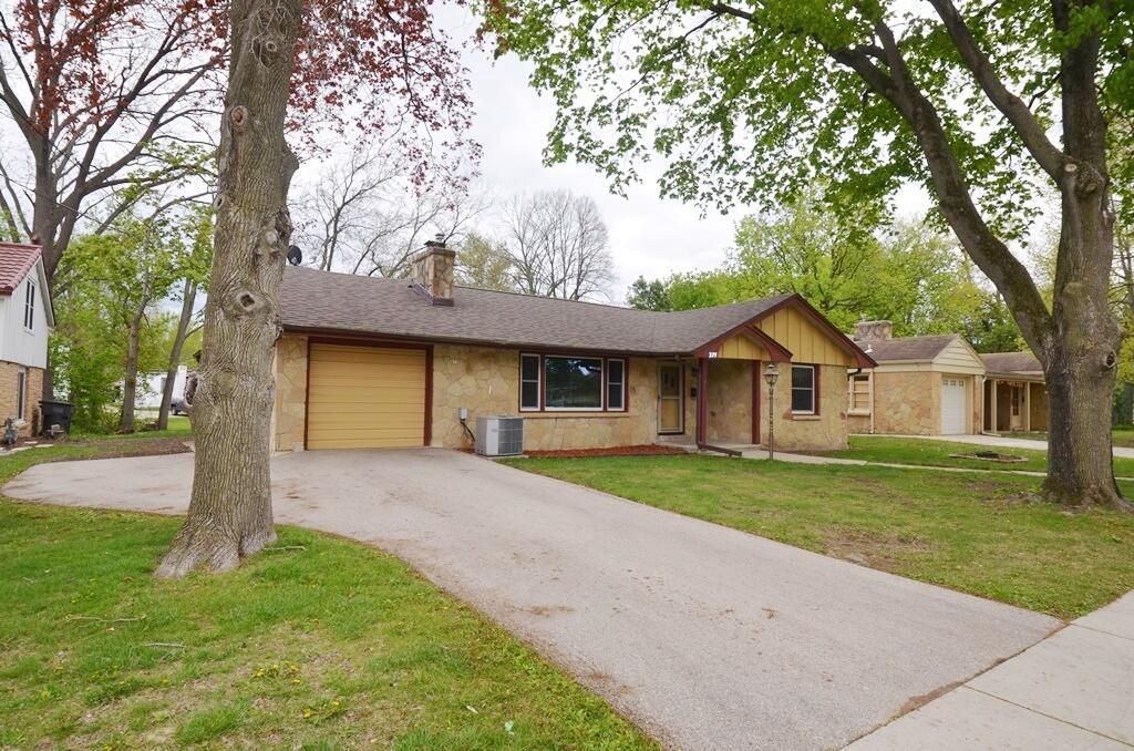 275 N Park STREET, Whitewater, WI 53190