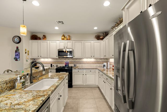 60571 E Arroyo Vista Drive, Oracle, AZ 85623