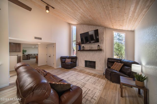 5617 N Camino Del Conde, Tucson, AZ 85718