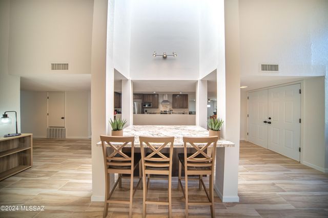 5617 N Camino Del Conde, Tucson, AZ 85718