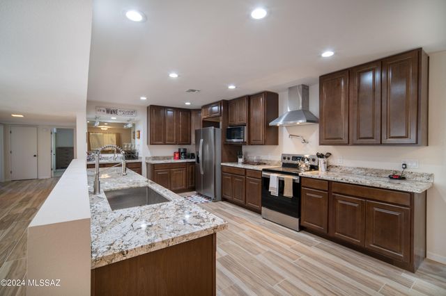 5617 N Camino Del Conde, Tucson, AZ 85718