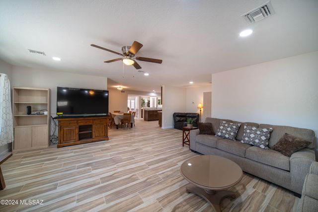 5617 N Camino Del Conde, Tucson, AZ 85718