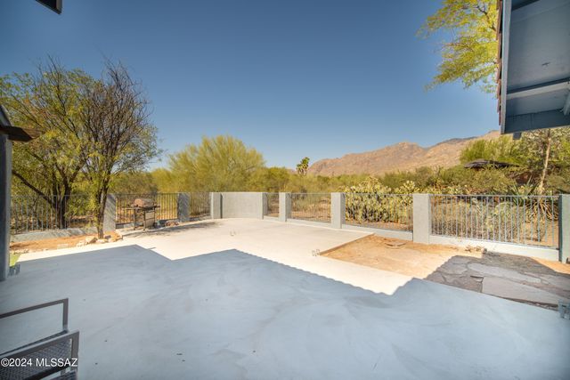5617 N Camino Del Conde, Tucson, AZ 85718