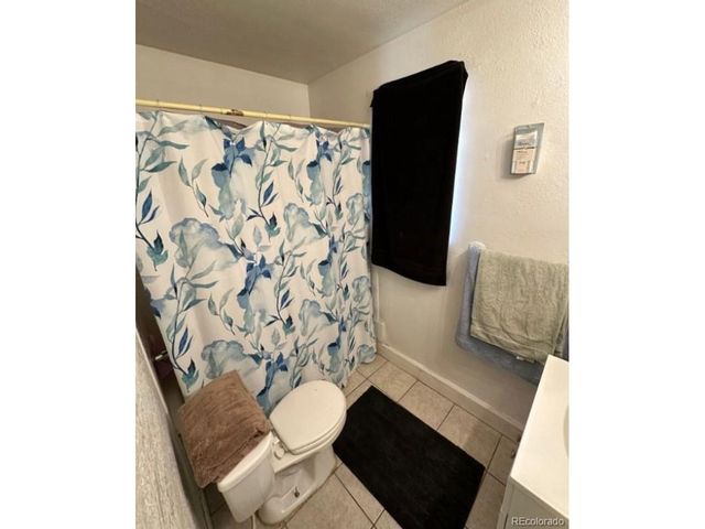 1193 Akron St, Aurora, CO 80010