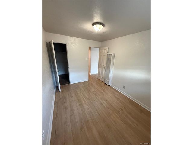 1193 Akron St, Aurora, CO 80010
