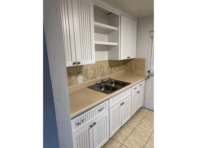 1193 Akron St, Aurora, CO 80010