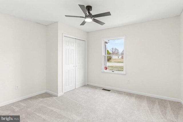 12 LOCUST ST, Stewartstown, PA 17363