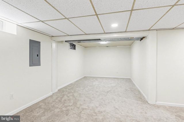 12 LOCUST ST, Stewartstown, PA 17363