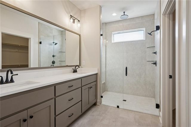 2157 Black Walnut Drive, Liberty, MO 64068