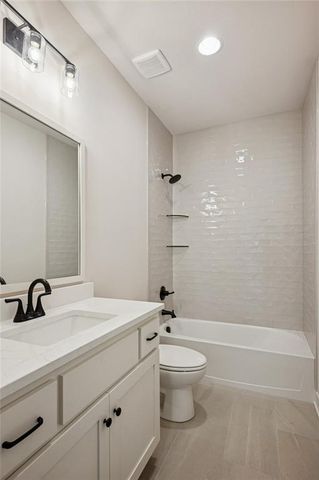 2157 Black Walnut Drive, Liberty, MO 64068