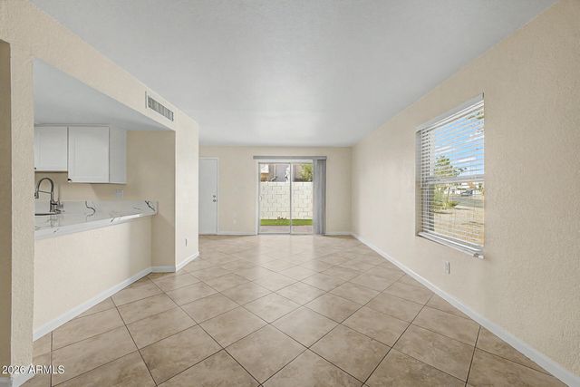 1342 W EMERALD Avenue 403, Mesa, AZ 85202