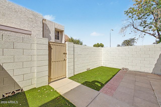 1342 W EMERALD Avenue 403, Mesa, AZ 85202