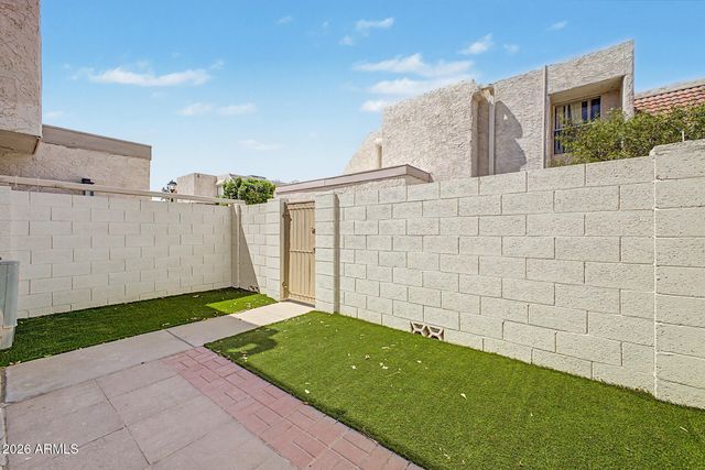 1342 W EMERALD Avenue 403, Mesa, AZ 85202