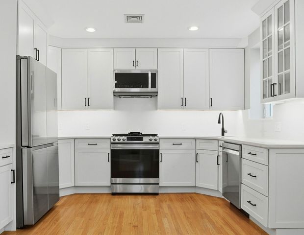 621 90th Street # 2, New York City, NY 11228