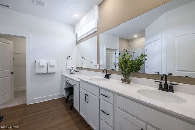 6718 Montville Reserve Lane, Medina, OH 44256