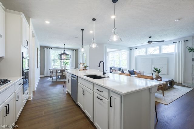 6718 Montville Reserve Lane, Medina, OH 44256