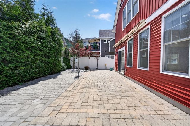 12 Old County Rd, Salisbury, MA 01952