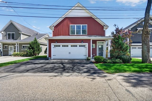 12 Old County Rd, Salisbury, MA 01952