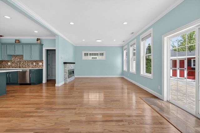 12 Old County Rd, Salisbury, MA 01952
