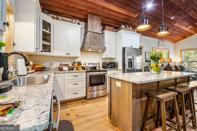 45 Hall Lane, Clayton, GA 30525