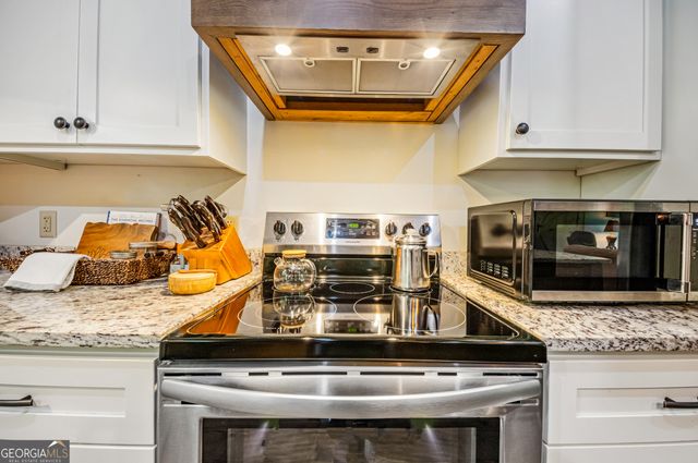 45 Hall Lane, Clayton, GA 30525