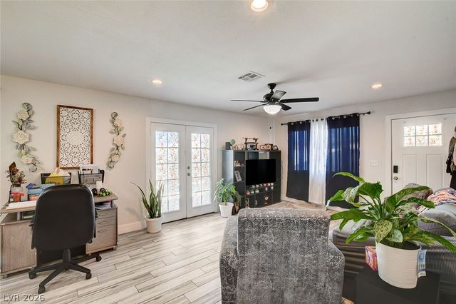 4442 Via San Rafael, Las Vegas, NV 89103