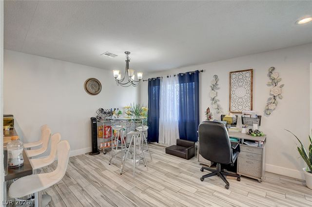 4442 Via San Rafael, Las Vegas, NV 89103