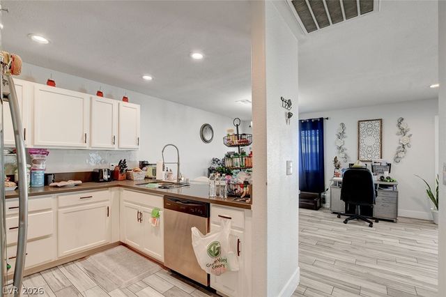 4442 Via San Rafael, Las Vegas, NV 89103