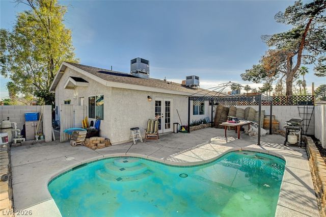 4442 Via San Rafael, Las Vegas, NV 89103