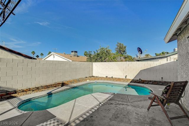 4442 Via San Rafael, Las Vegas, NV 89103