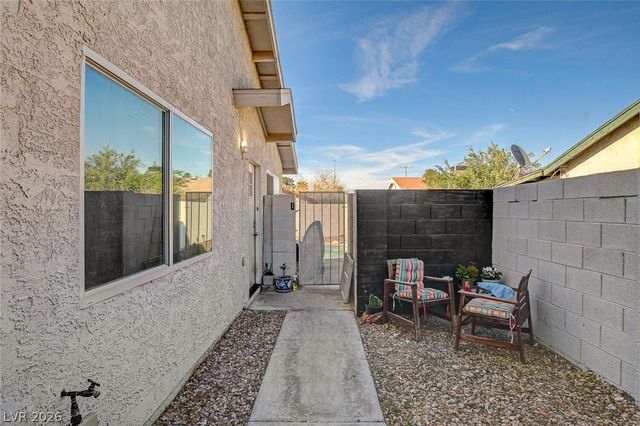 4442 Via San Rafael, Las Vegas, NV 89103