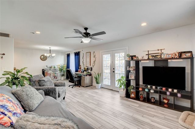 4442 Via San Rafael, Las Vegas, NV 89103