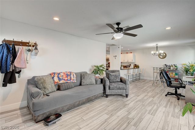 4442 Via San Rafael, Las Vegas, NV 89103