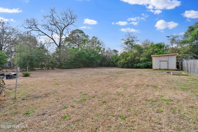 106 Green Meadows Drive, Wilmington, NC 28405