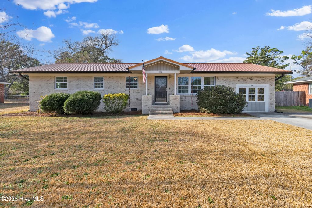 106 Green Meadows Drive, Wilmington, NC 28405