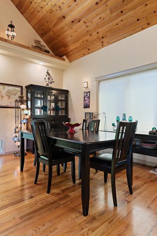 536 Rogue Air Drive, Shady Cove, OR 97539