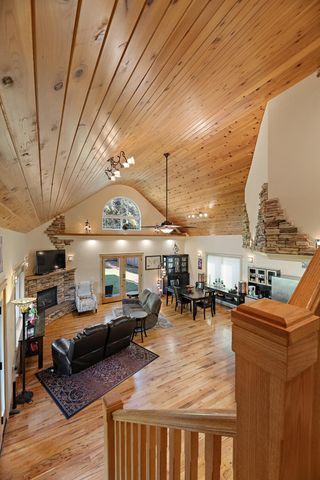 536 Rogue Air Drive, Shady Cove, OR 97539