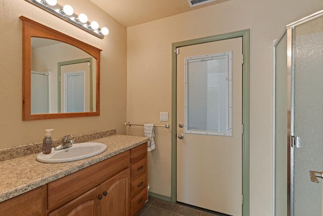 536 Rogue Air Drive, Shady Cove, OR 97539