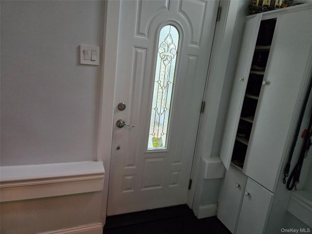 183 N Cottage Street, North Valley Stream, NY 11580