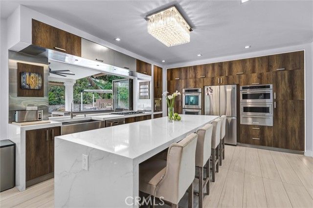 25432 Nottingham Court, Laguna Hills, CA 92653