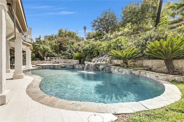 25432 Nottingham Court, Laguna Hills, CA 92653