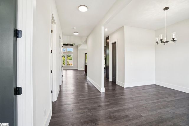 44 Village Crest Drive, Greenville, SC 29607