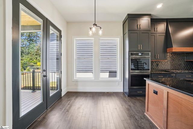 44 Village Crest Drive, Greenville, SC 29607