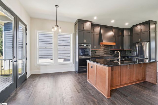 44 Village Crest Drive, Greenville, SC 29607