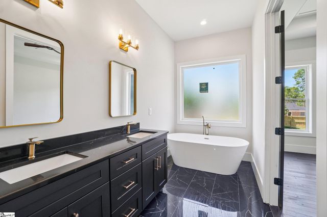 44 Village Crest Drive, Greenville, SC 29607