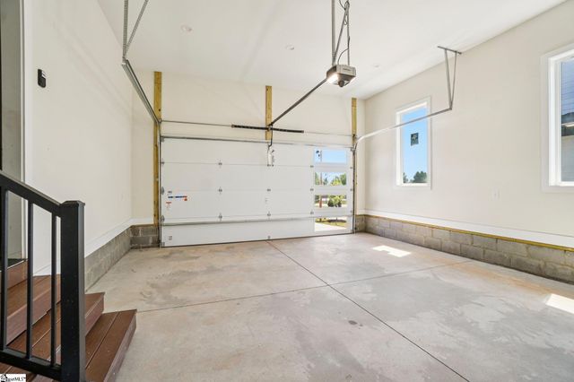 44 Village Crest Drive, Greenville, SC 29607