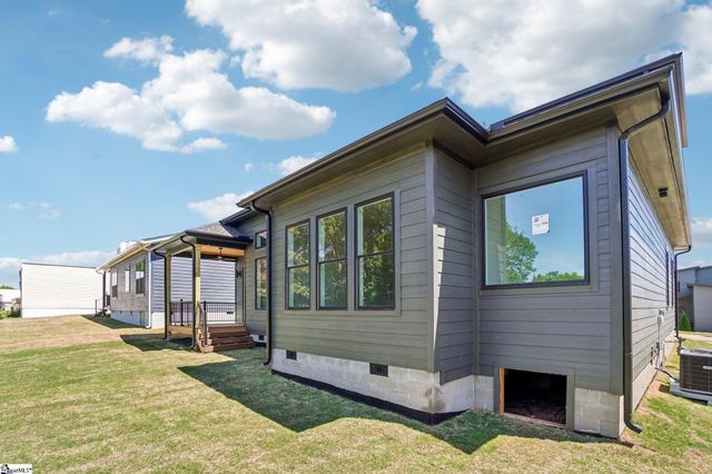 44 Village Crest Drive, Greenville, SC 29607