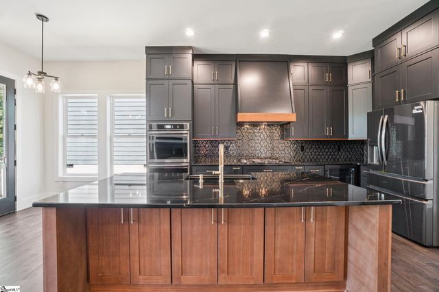 44 Village Crest Drive, Greenville, SC 29607