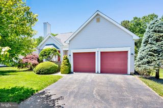 52 SKYLINE DR, Lakewood, NJ 08701