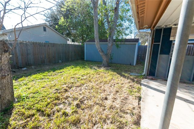 118 Driftwood Dr, Portland, TX 78374